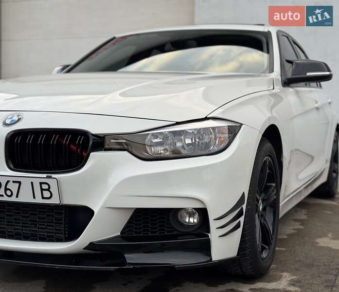 Седан BMW 3 Series 2012 в Сарнах