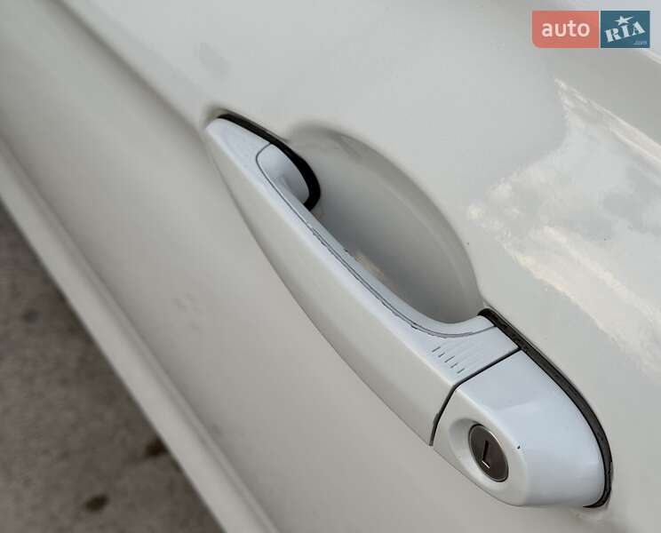 Седан BMW 3 Series 2012 в Сарнах