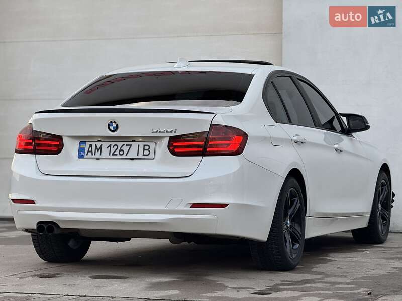 Седан BMW 3 Series 2012 в Сарнах