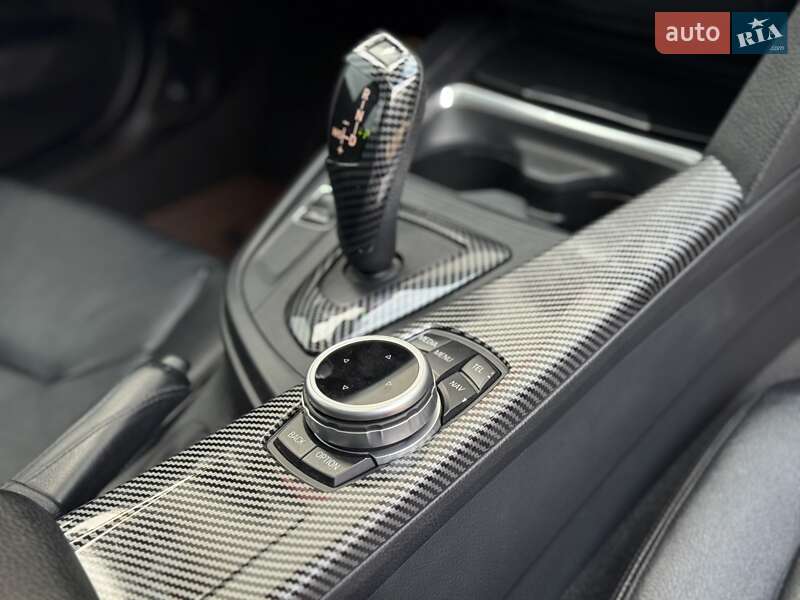 Седан BMW 3 Series 2012 в Сарнах