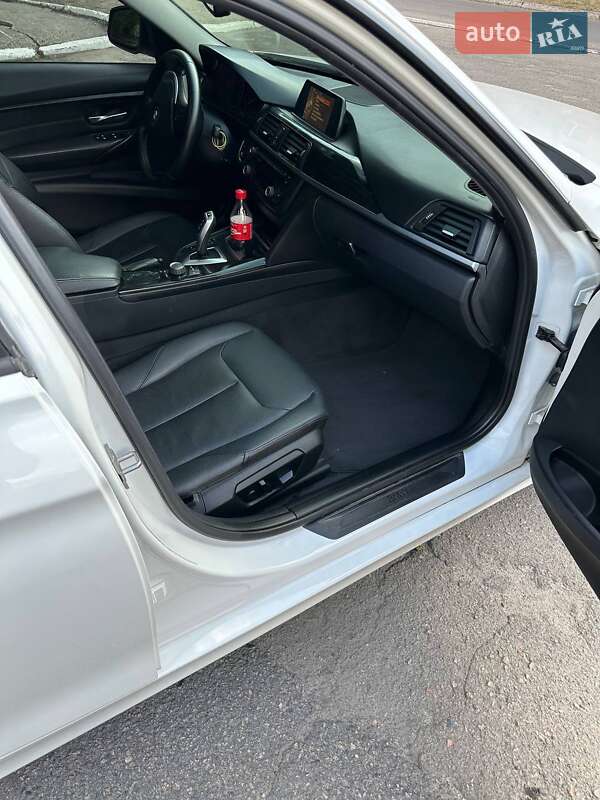 Седан BMW 3 Series 2015 в Днепре