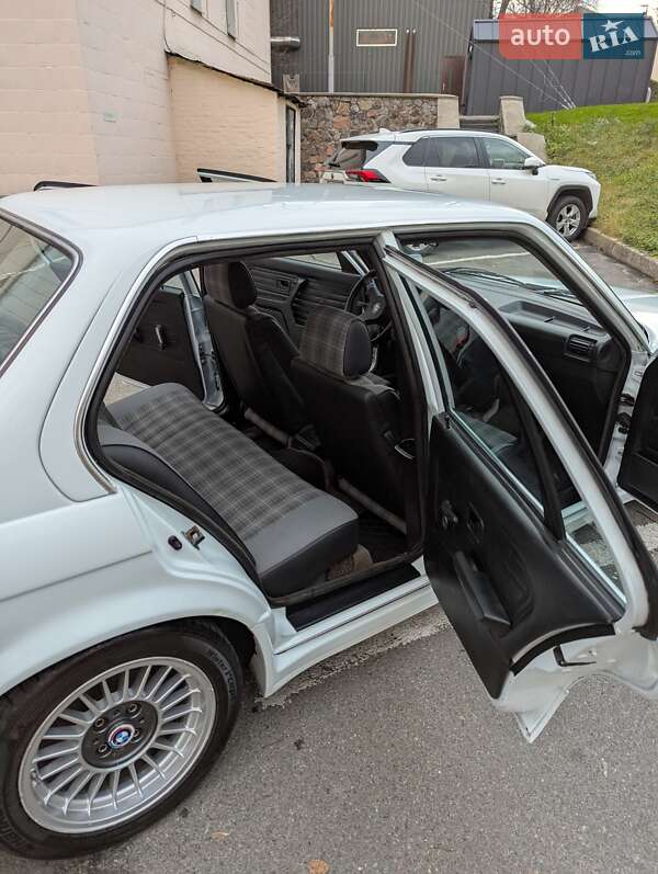 Седан BMW 3 Series 1987 в Киеве фото 17 Седан BMW 3 Series 1987 в Киеве