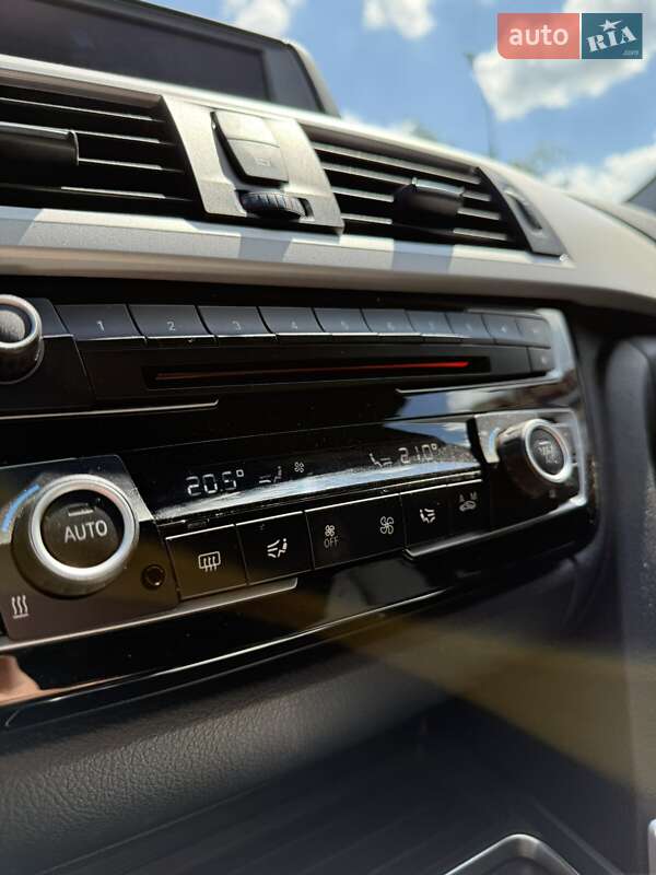 Седан BMW 3 Series 2017 в Черкасах