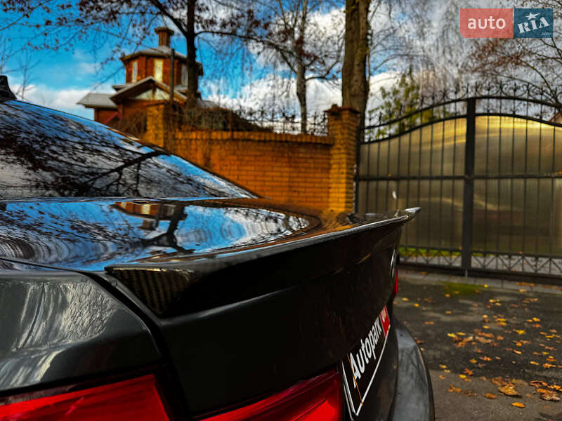 Седан BMW 3 Series 2016 в Киеве