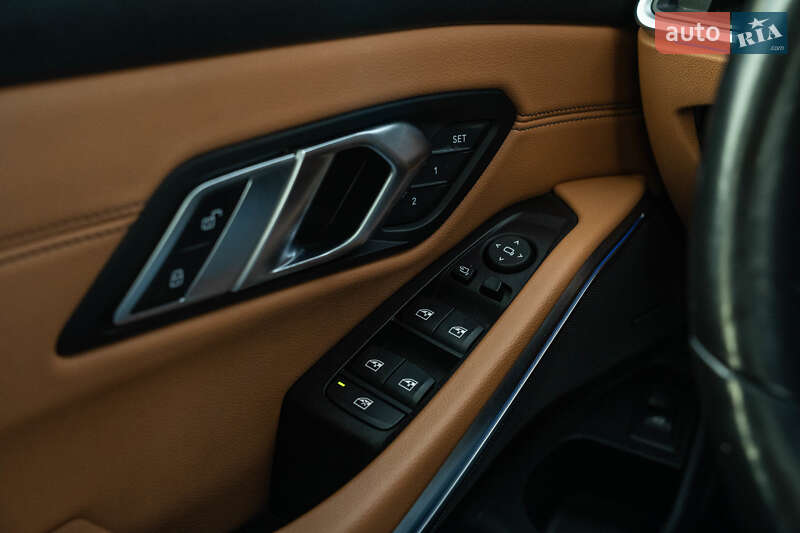 Седан BMW 3 Series 2019 в Черновцах