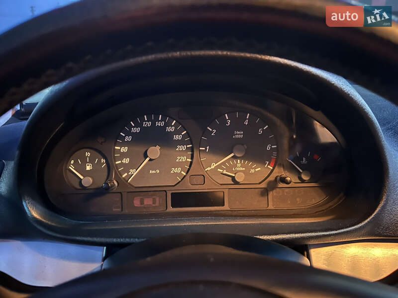 Купе BMW 3 Series 2003 в Ивано-Франковске фото 42 Купе BMW 3 Series 2003 в Ивано-Франковске
