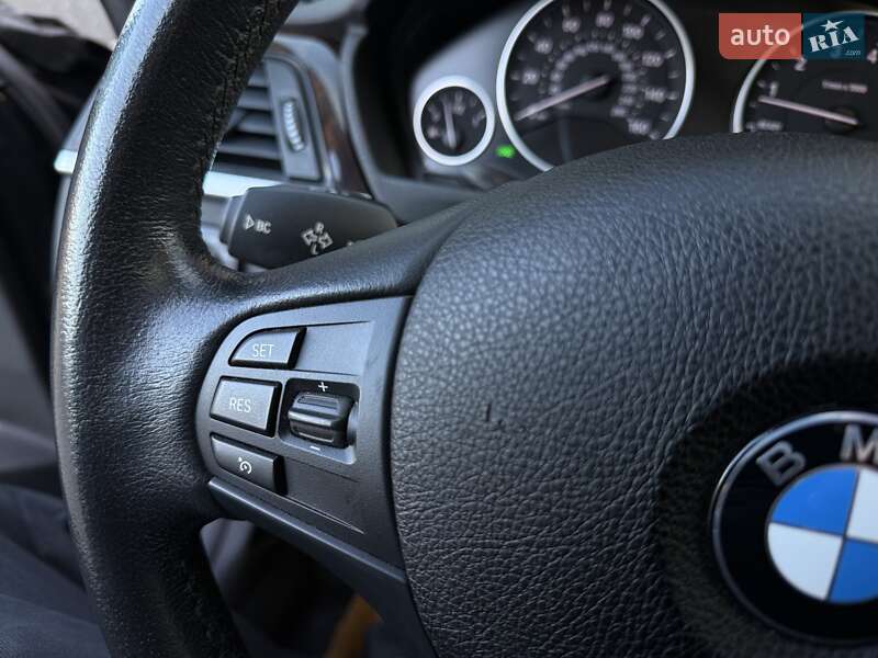 Седан BMW 3 Series 2015 в Львове