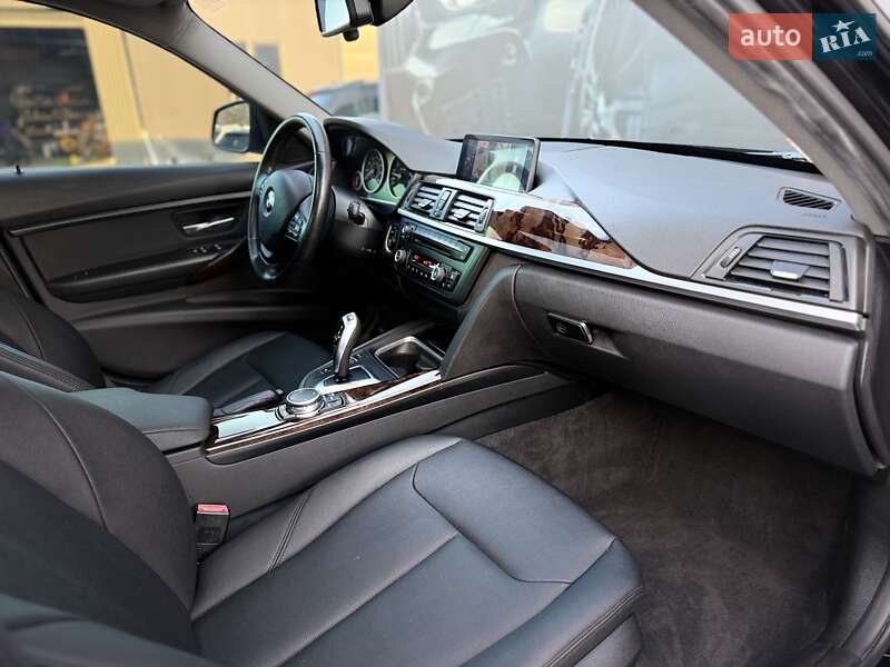 Седан BMW 3 Series 2015 в Львове
