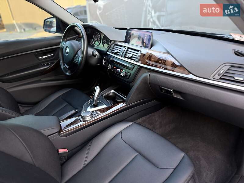 Седан BMW 3 Series 2015 в Львове