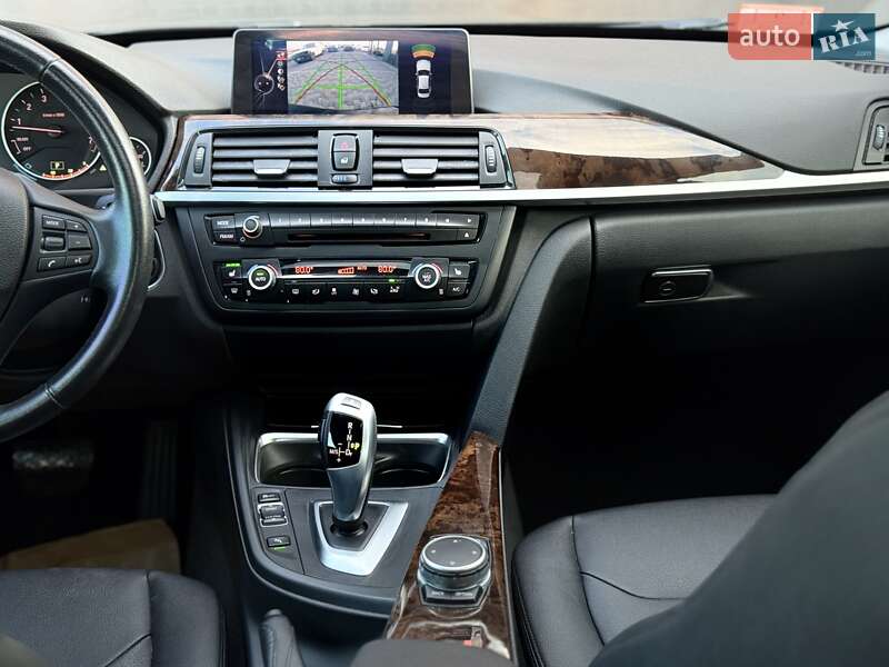 Седан BMW 3 Series 2015 в Львове