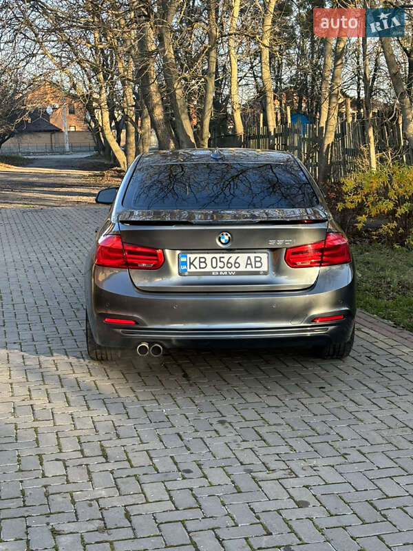 Седан BMW 3 Series 2017 в Виннице