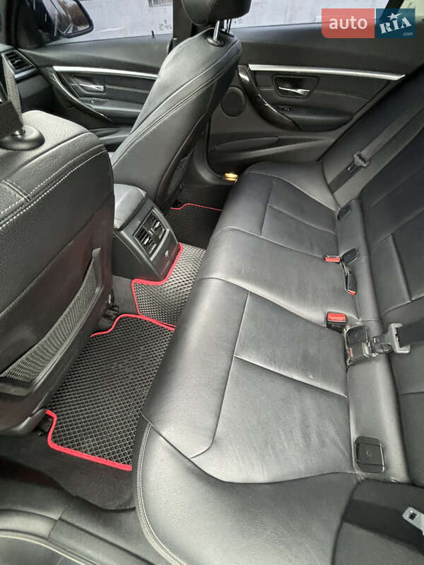 Седан BMW 3 Series 2017 в Виннице