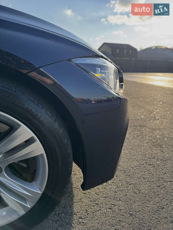 Седан BMW 3 Series 2016 в Киеве