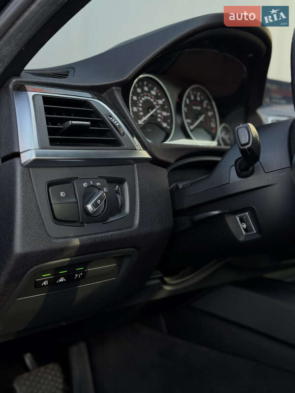 Седан BMW 3 Series 2016 в Киеве