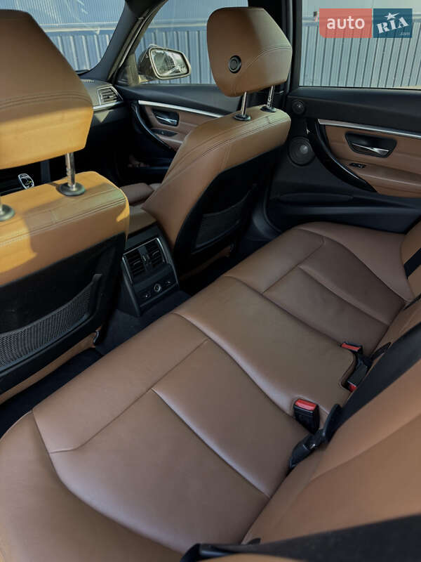 Седан BMW 3 Series 2016 в Киеве