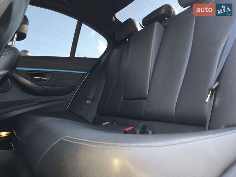 Седан BMW 3 Series 2015 в Киеве