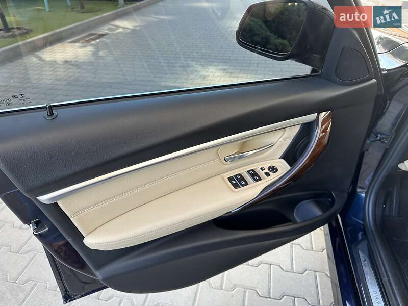 Седан BMW 3 Series 2017 в Киеве
