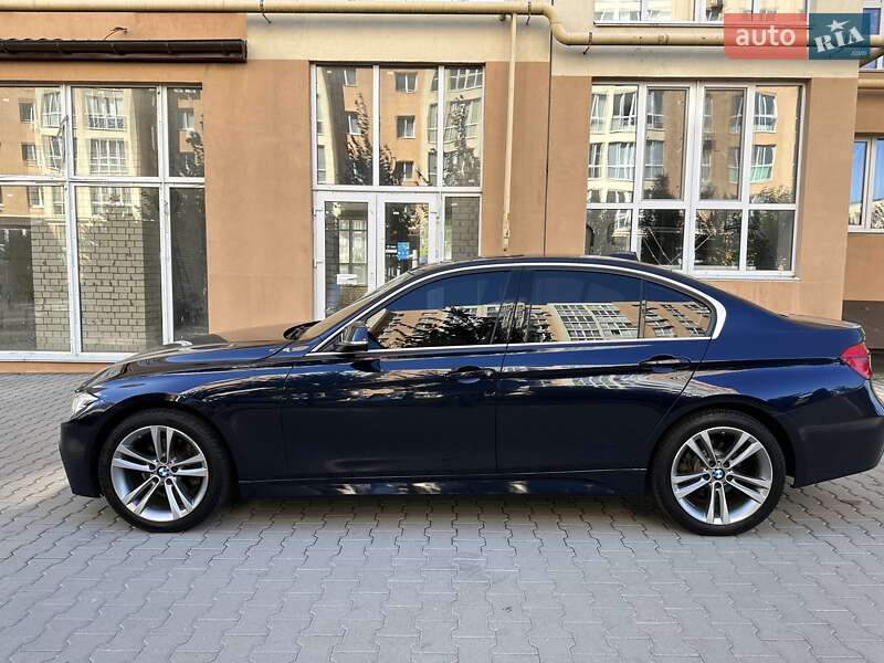 Седан BMW 3 Series 2017 в Киеве
