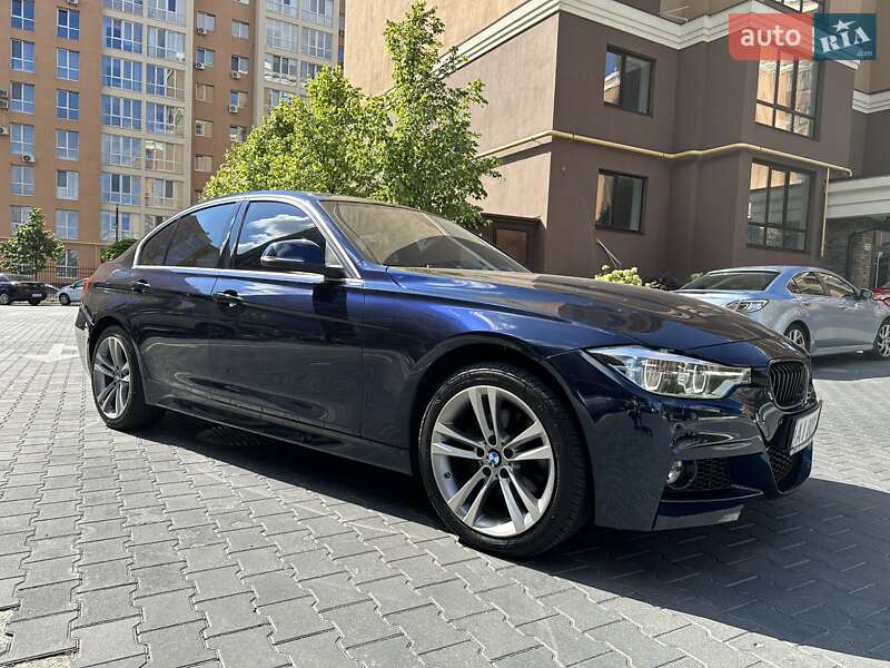 Седан BMW 3 Series 2017 в Киеве