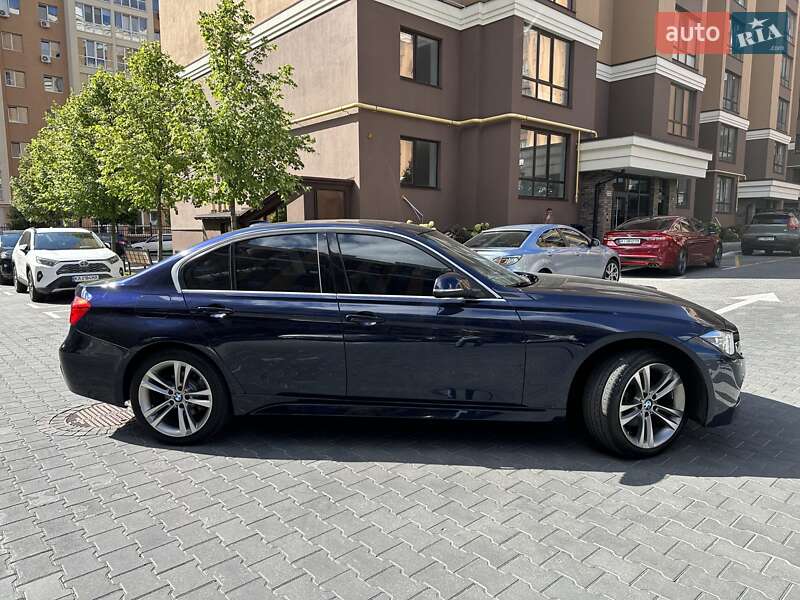 Седан BMW 3 Series 2017 в Киеве