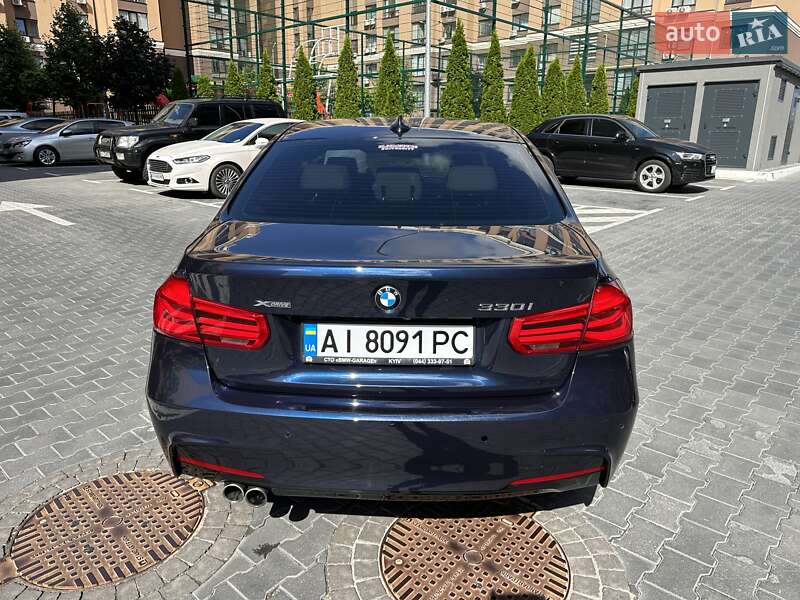 Седан BMW 3 Series 2017 в Киеве