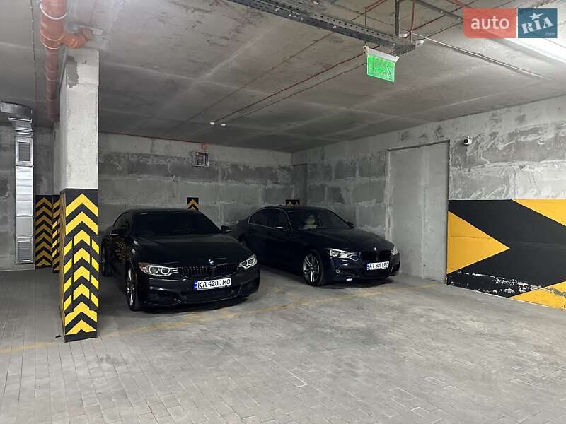 Седан BMW 3 Series 2017 в Киеве