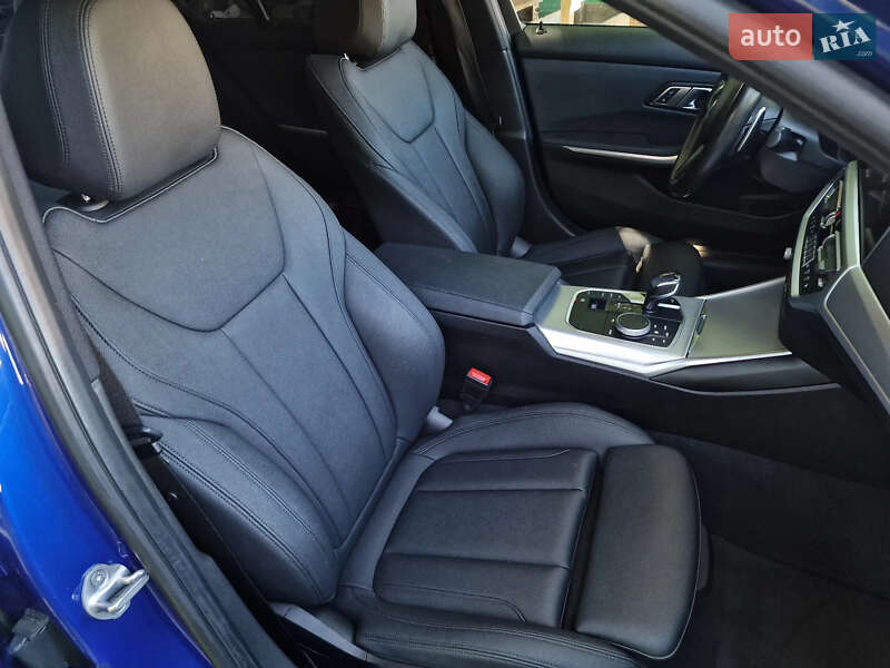 Седан BMW 3 Series 2020 в Львове