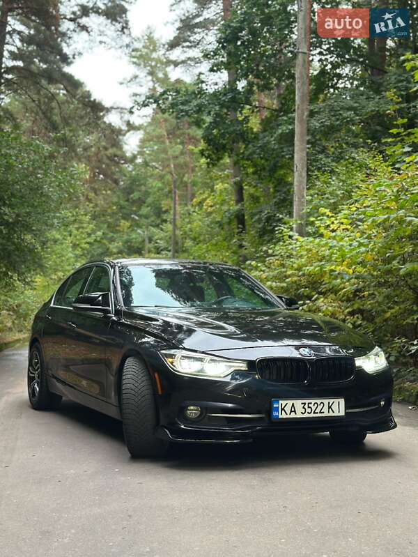 Седан BMW 3 Series 2016 в Львові