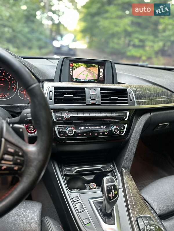 Седан BMW 3 Series 2016 в Львові
