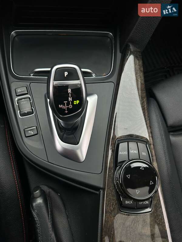 Седан BMW 3 Series 2016 в Львові