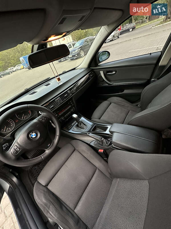 Седан BMW 3 Series 2005 в Одессе