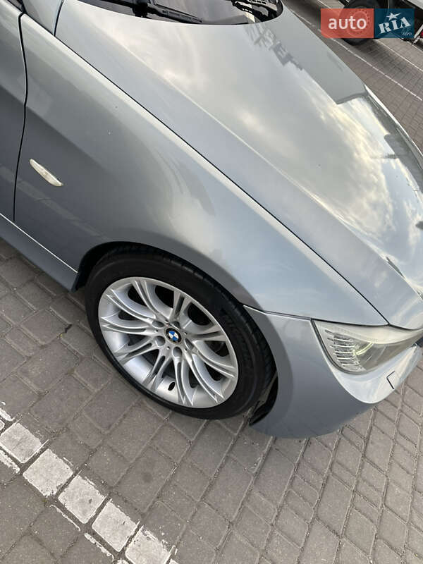 Седан BMW 3 Series 2005 в Одессе