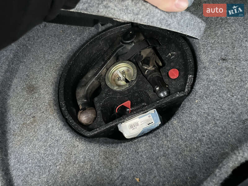 Универсал BMW 3 Series 2005 в Золочеве