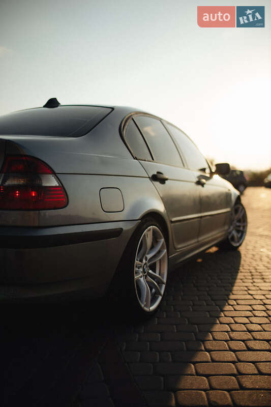 Седан BMW 3 Series 2004 в Харькове