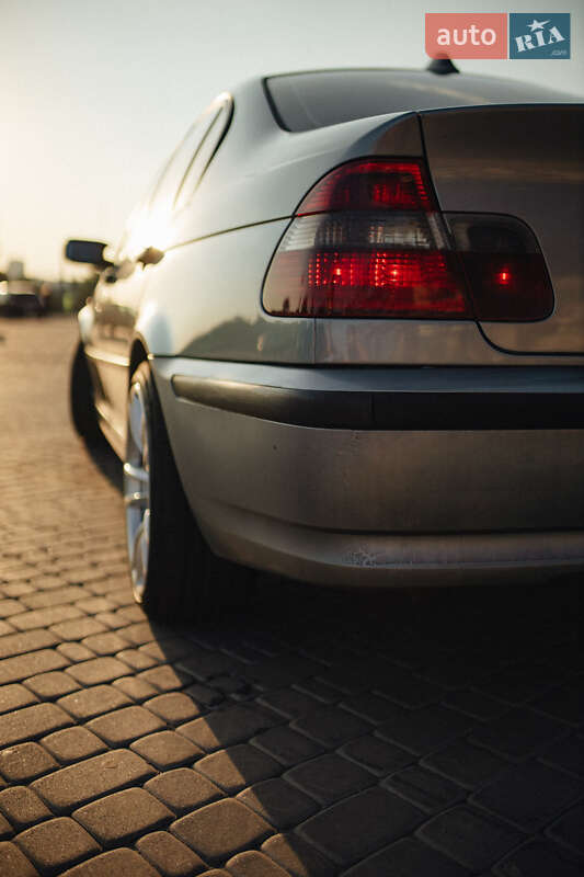 Седан BMW 3 Series 2004 в Харькове