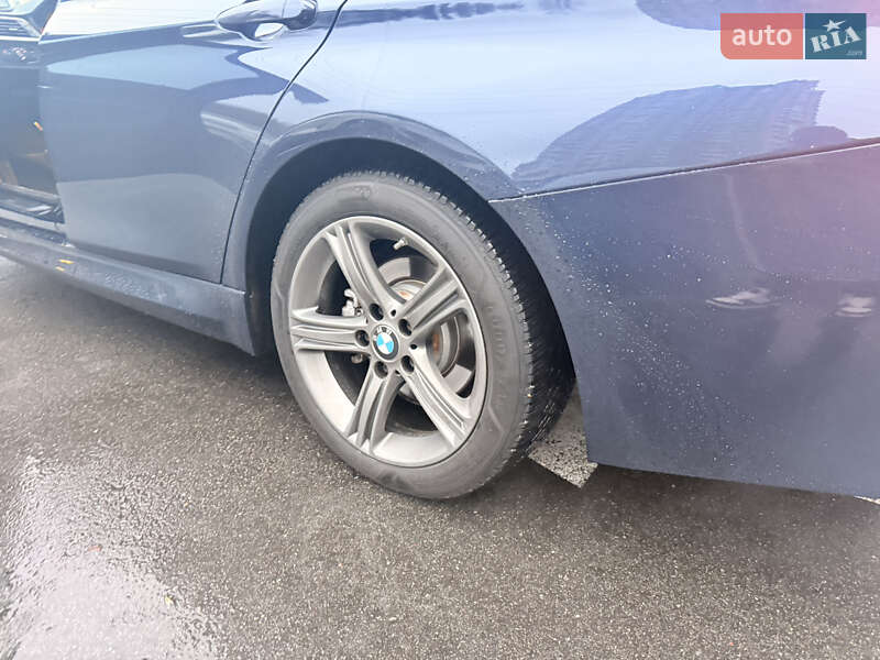 Седан BMW 3 Series 2013 в Киеве