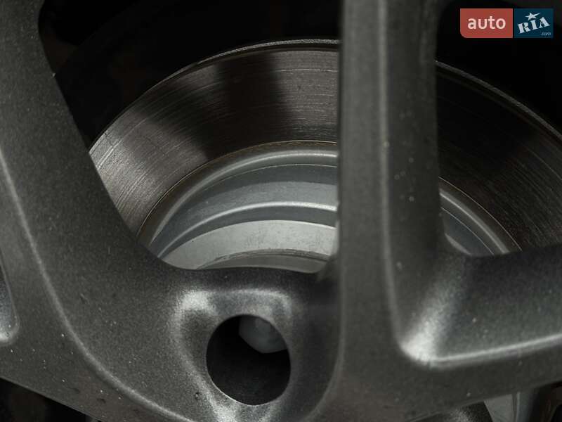 Седан BMW 3 Series 2016 в Киеве