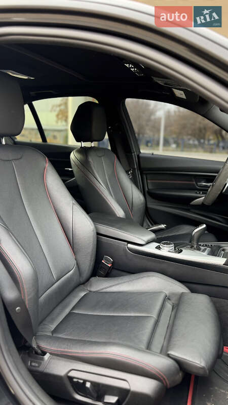 Седан BMW 3 Series 2015 в Николаеве