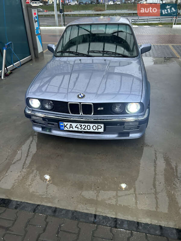 Седан BMW 3 Series 1987 в Киеве