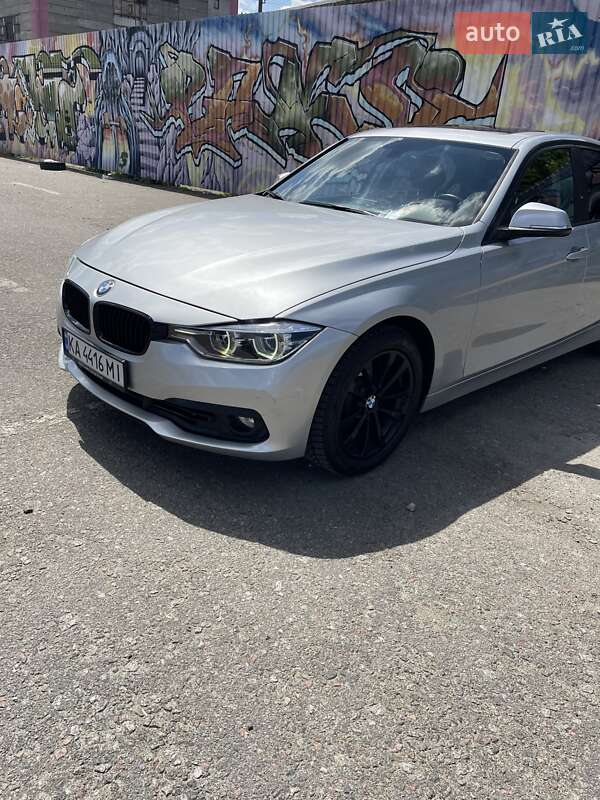 Седан BMW 3 Series 2015 в Киеве