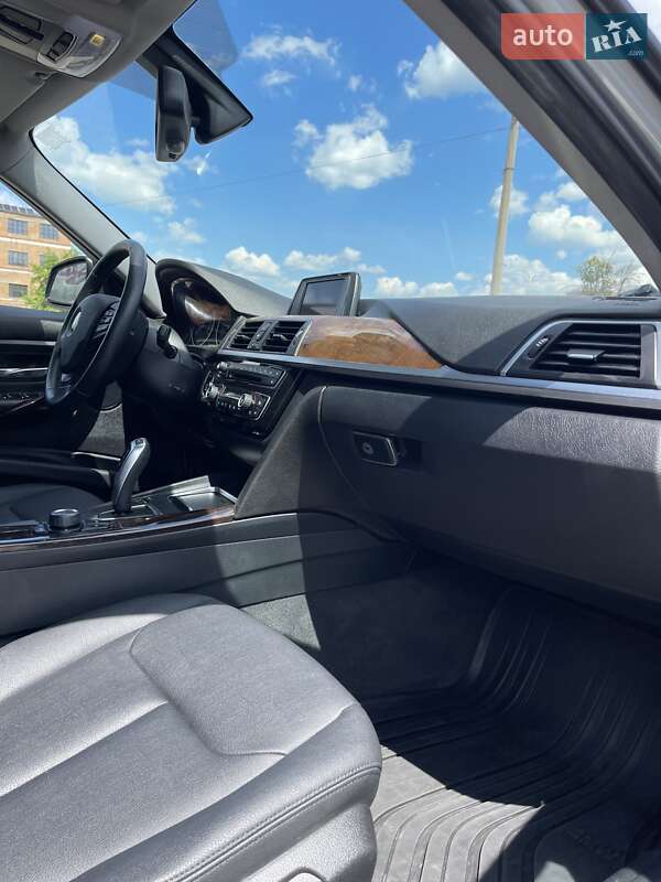 Седан BMW 3 Series 2015 в Киеве