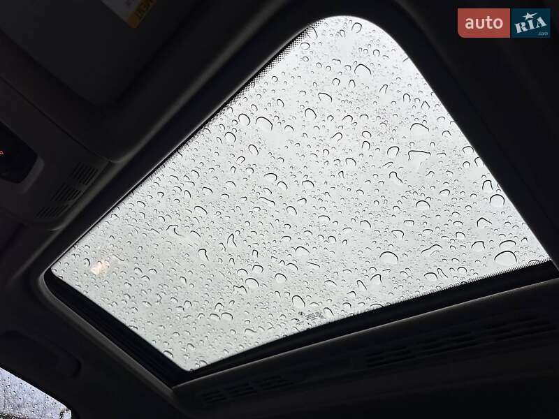 Седан BMW 3 Series 2016 в Киеве