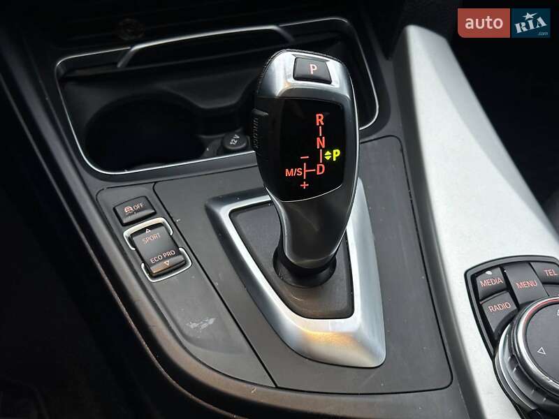 Седан BMW 3 Series 2016 в Киеве