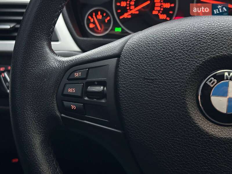 Седан BMW 3 Series 2016 в Киеве