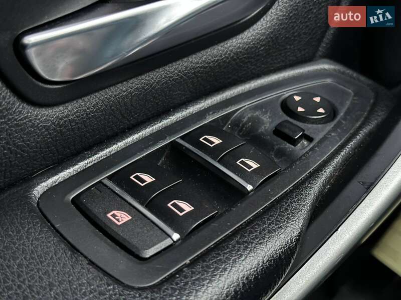 Седан BMW 3 Series 2016 в Киеве