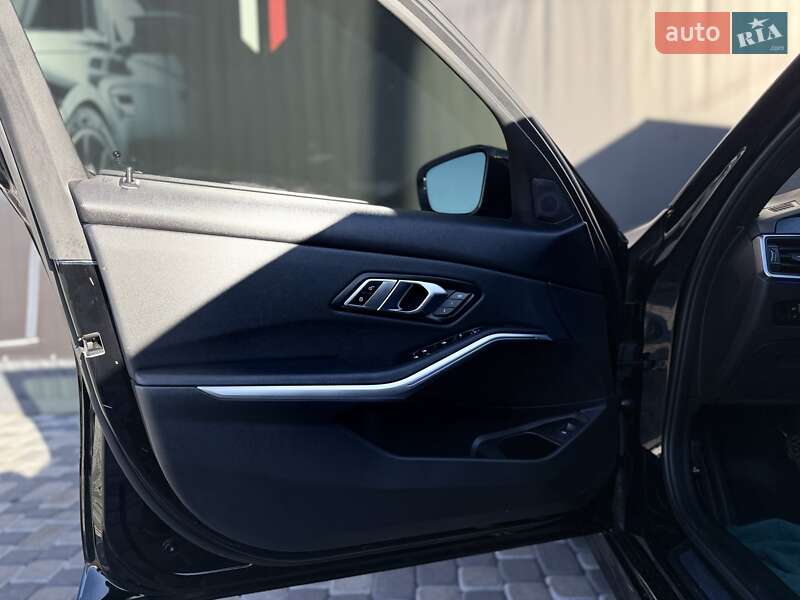 Седан BMW 3 Series 2021 в Львове