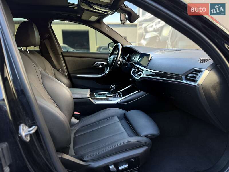 Седан BMW 3 Series 2021 в Львове