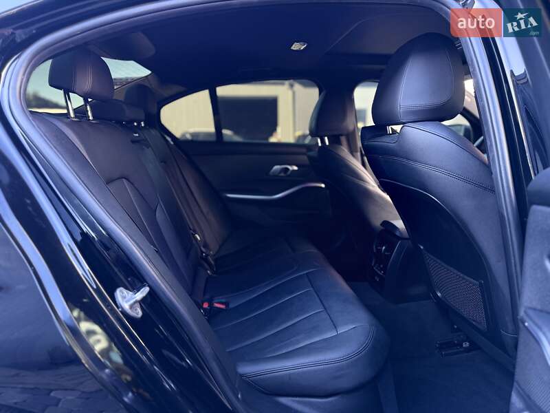 Седан BMW 3 Series 2021 в Львове