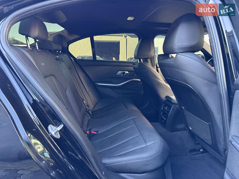 Седан BMW 3 Series 2021 в Львове