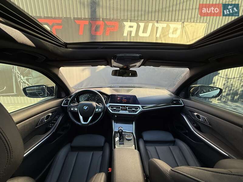 Седан BMW 3 Series 2021 в Львове